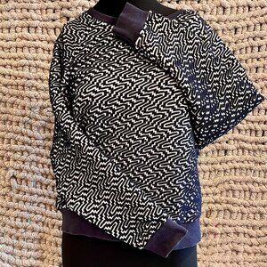 Just So So Woman's Navy & White Boxy Long Sleeve Crewneck Sweatshirt Size Medium